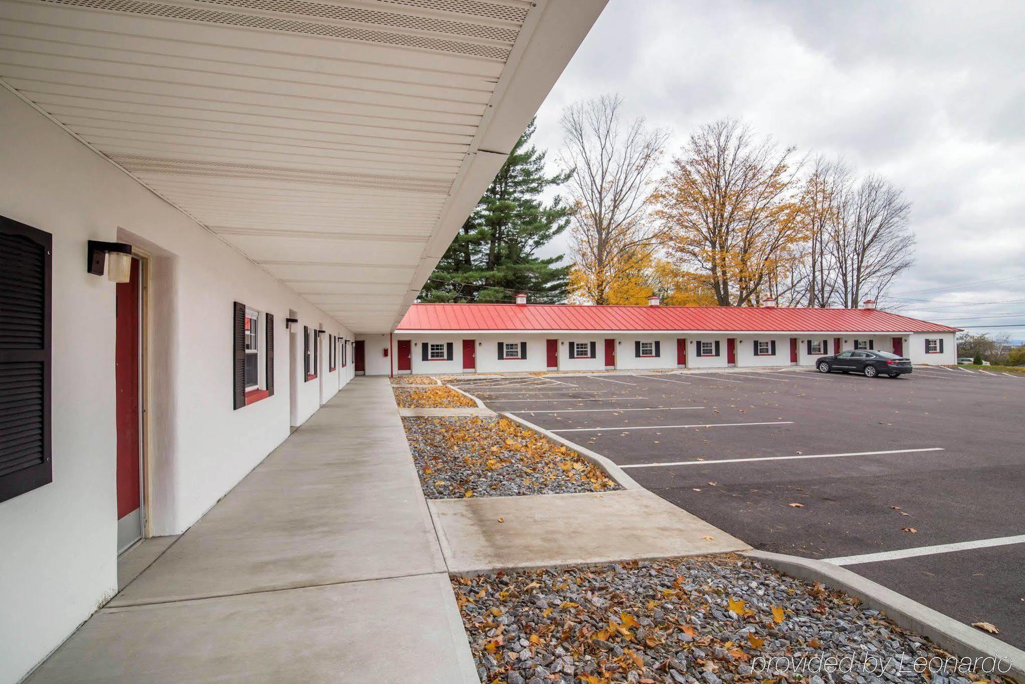 Econo Lodge St. Albans Exterior foto
