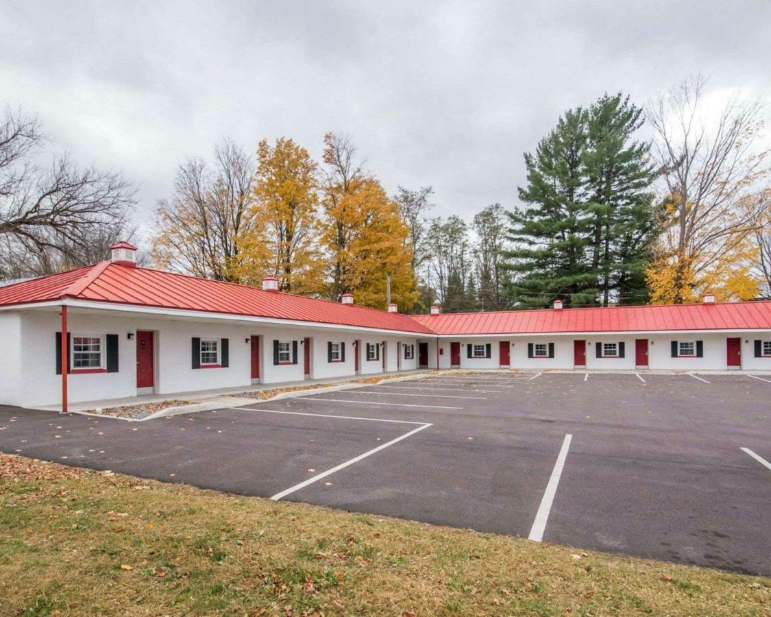 Econo Lodge St. Albans Exterior foto